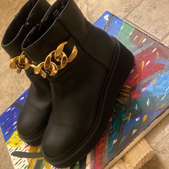 Front chain flat wedge boot - Picture 2 of 5